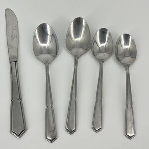 Rogers Vintage Crestvu Stainless Flatware Large Spoon Teaspoons Butter Knife Set
